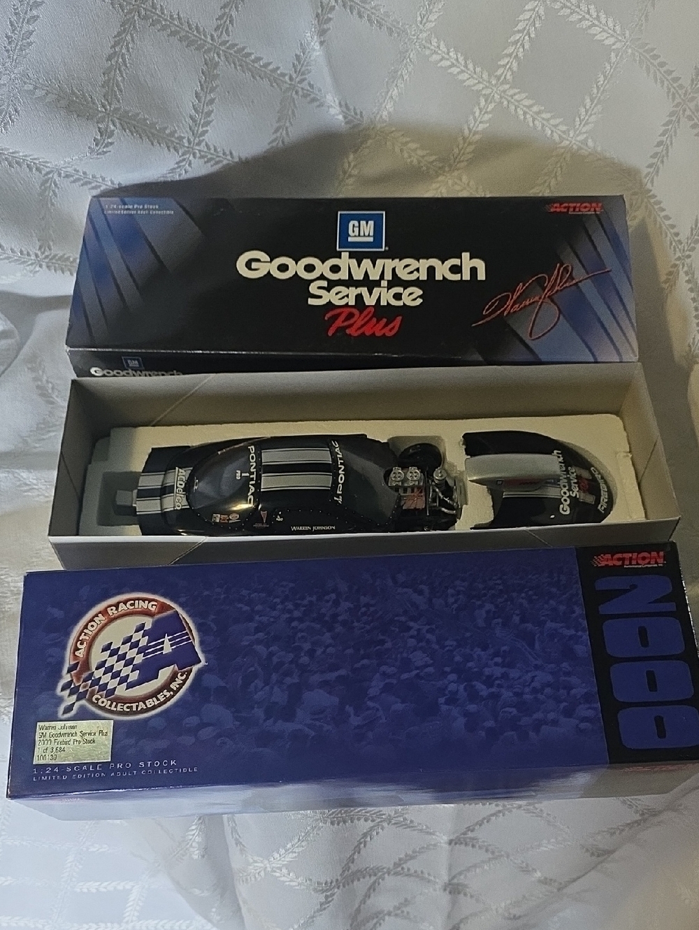 Goodwrench Service Plus Black Diecast Race Car Collectible Warren Johnson 2000 E